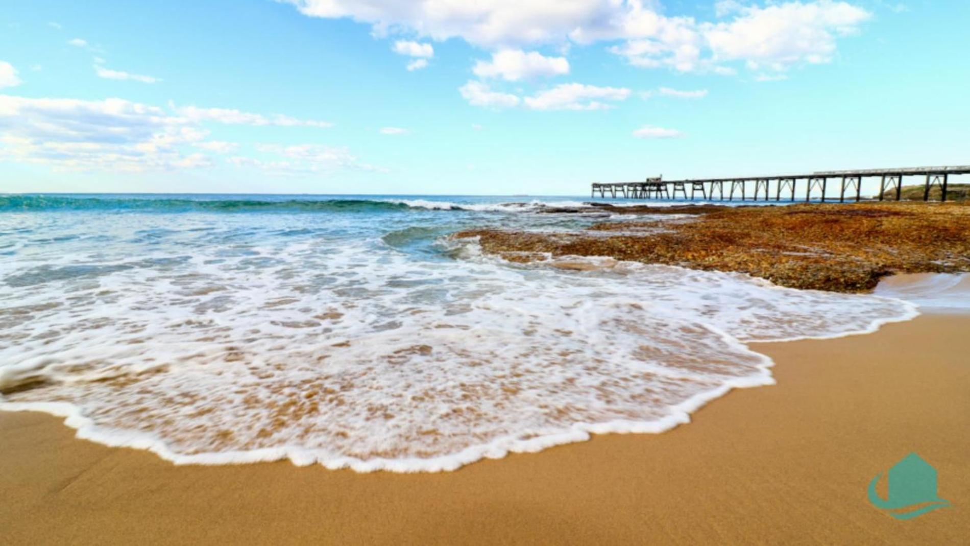 By The At Catho * Catherine Hill Bay